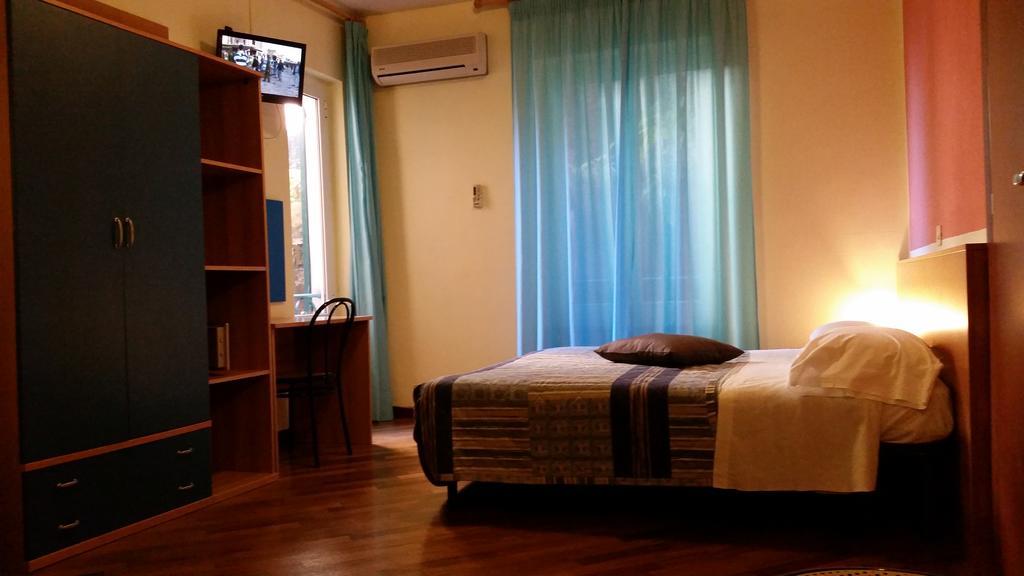 Augusta Albergo B&B Камольи Экстерьер фото