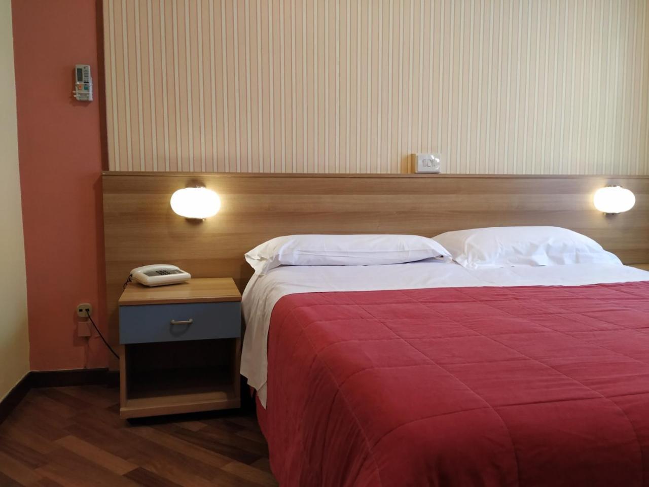 Augusta Albergo B&B Камольи Экстерьер фото